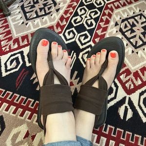 Sanuk yoga sling 2 chocolate brown sandals